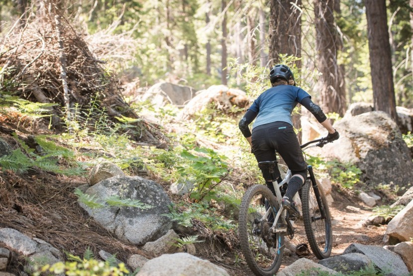 specialized stumpjumper comp carbon 29 - active suspension often leads to great climbing traction.