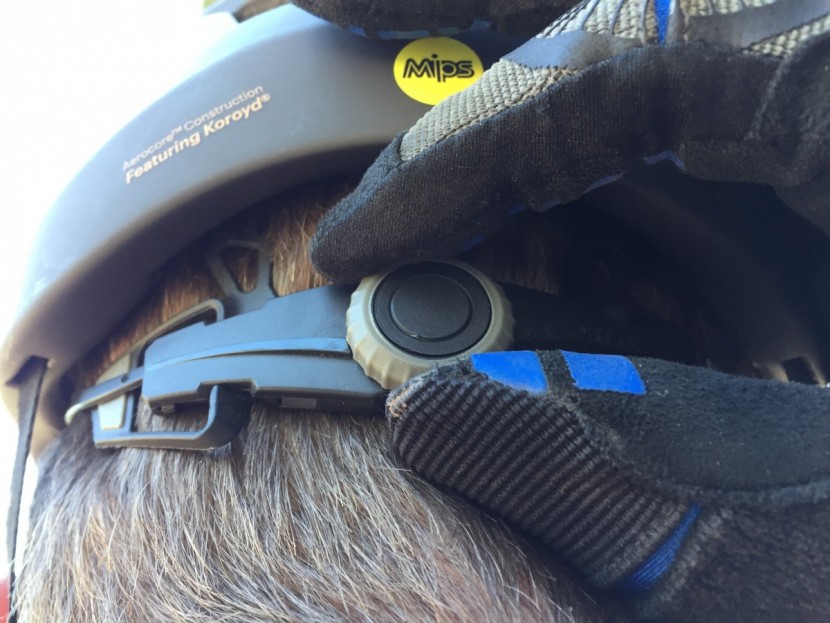 mountain bike helmet - the vaporfit dial on the smith session is easy to use even with...