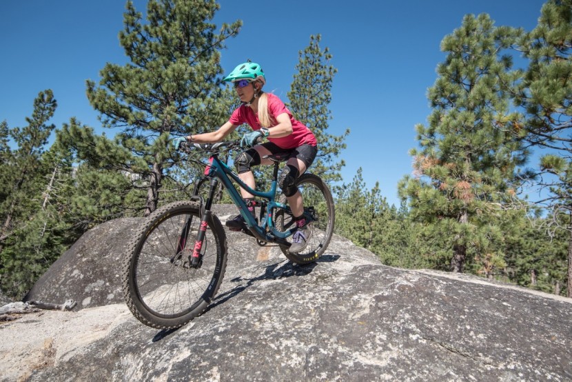 yeti sb5 beti xt/slx 2018 - the 150mm fork and 66.5-degree head tube angle create a confident...