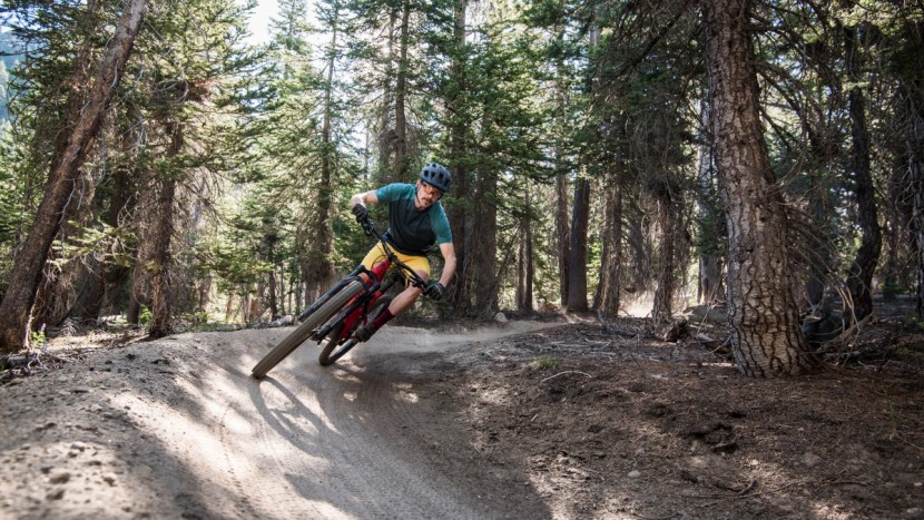 specialized stumpjumper st comp carbon 29 - the stumpjumper st in its element, smooth and fast.