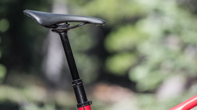 the 150mm x-fusion manic dropper works well with a nice 1x style...