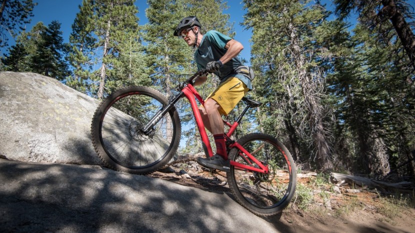 specialized stumpjumper st comp carbon 29 - the st comp is a very efficient climber, in or out of the saddle.