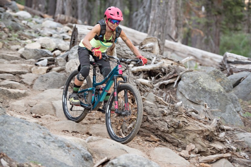 yeti sb5 beti xt/slx 2018 - the beti sb5 offers excellent small bump compliance.