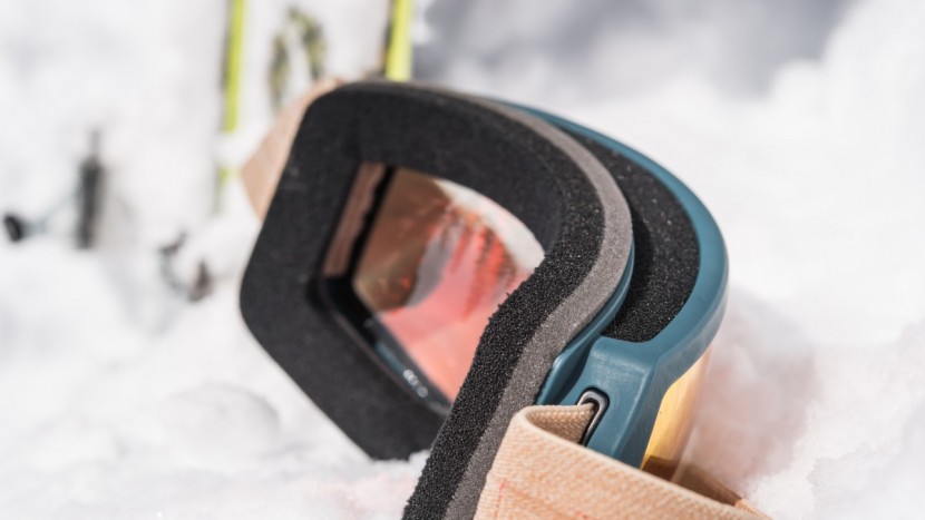 zeal optics nomad - the zeal model has a wide vent at the top of the goggles that...