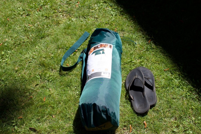 kelty discovery shade shelter - the carrying case comes with a shoulder strap which helps with...