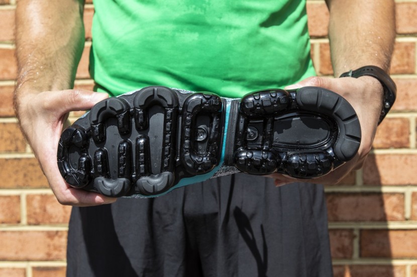 men's nike air vapormax 2020 flyknit running shoes review