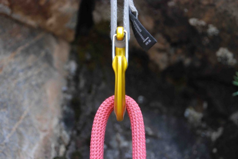 metolius fs mini ii - this carabiner is really thin, and even a 9mm rope didn&#039;t feel that...