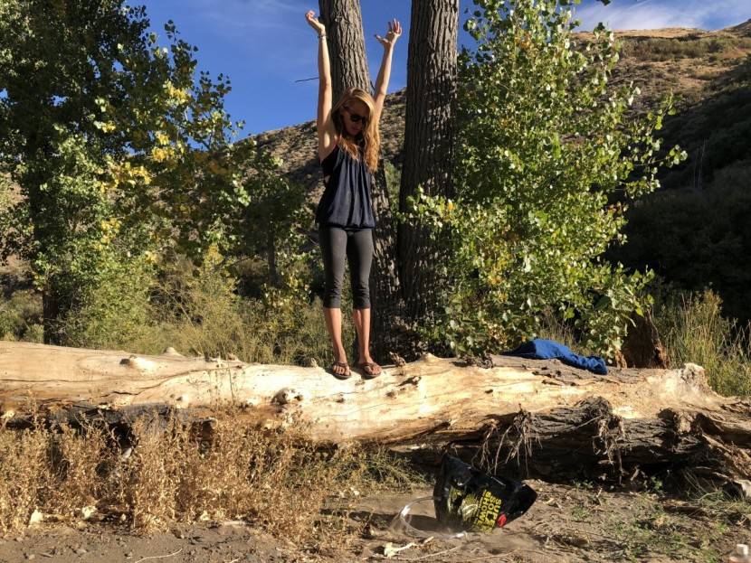 coghlan&#039;s 5-gallon - testing the coghlan&#039;s shower to see if it can withstand being dropped.