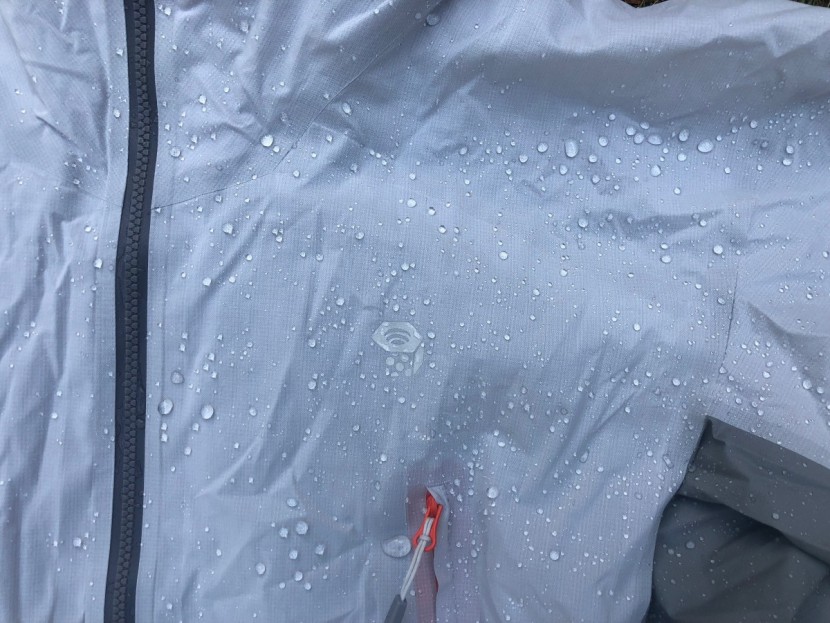 mountain hardwear quasar lite ii - the quasar is stormworthy, thanks to its fantastic dwr, which...