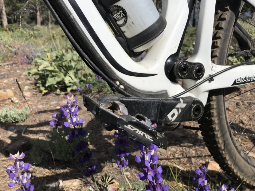 mountain bike pedals - relatively thin with a wide platform and solid engagement, the saint...