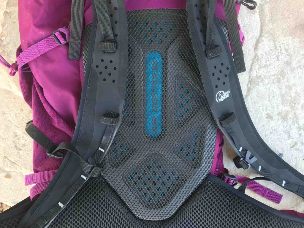 Lowe alpine cheap aeon 22 review