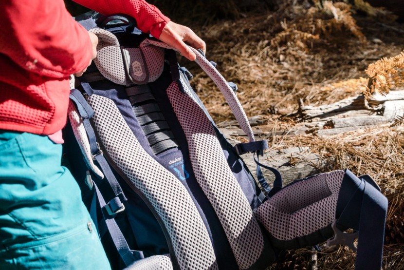 Deuter - ドイター エアコンタクト 60+10SL woman deuter Aircontact Core 60+10 SL | Trekking backpack