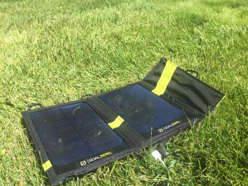 goal zero nomad 7 - testing the goal zero&#039;s ability to charge an iphone in full sun.