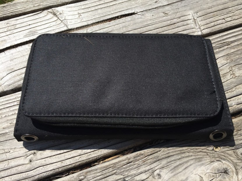 wildtek source 21w - another view of the large external storage pocket on the wildtek...