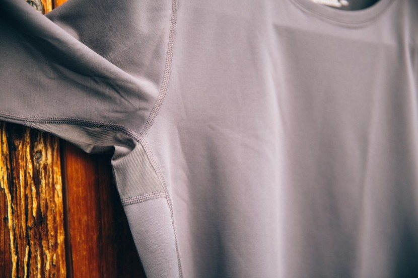 arc&#039;teryx phase ar crew ls - the armpit gusset is made with the lighter phasic ls fabric to aid...