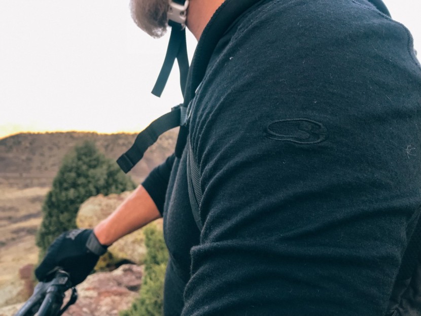 icebreaker 200 oasis - a sleek looking top, this looks nice just about all of the time!