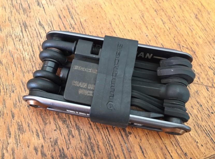 blackburn tradesman - the tradesman is simple to use, simply slide the thicker rubber band...