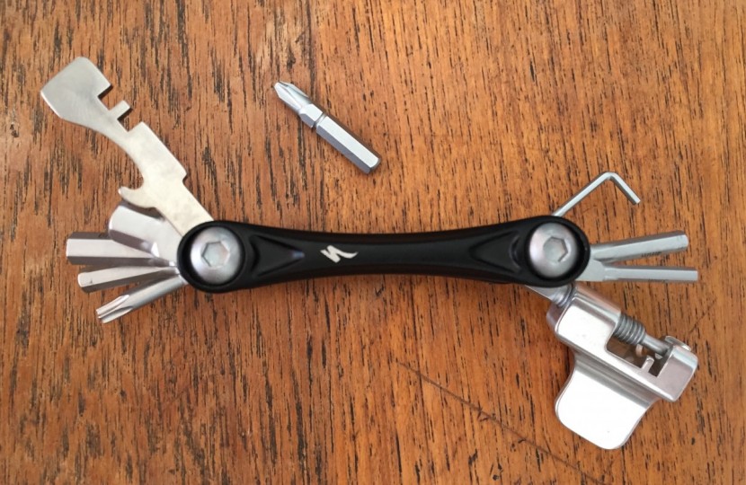 specialized emt pro mtb - all of the tools on the emt pro mtb.