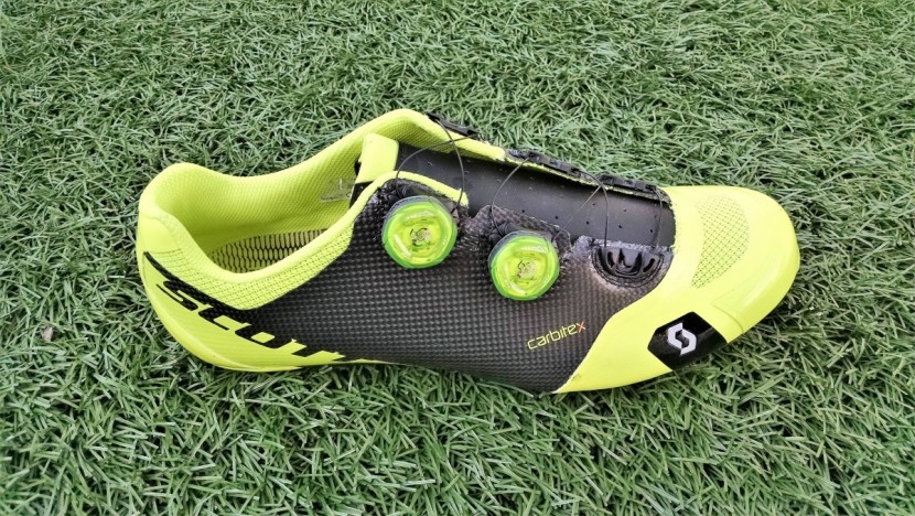 scott road rc sl - yes, it&#039;s rigid carbon, but scott is careful to add in just the...