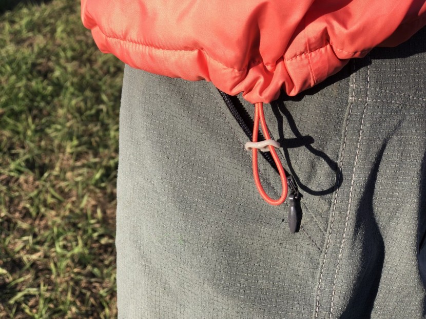 columbia flash forward lined for women - the simple plastic cinch piece on the flash forward loosens easily...