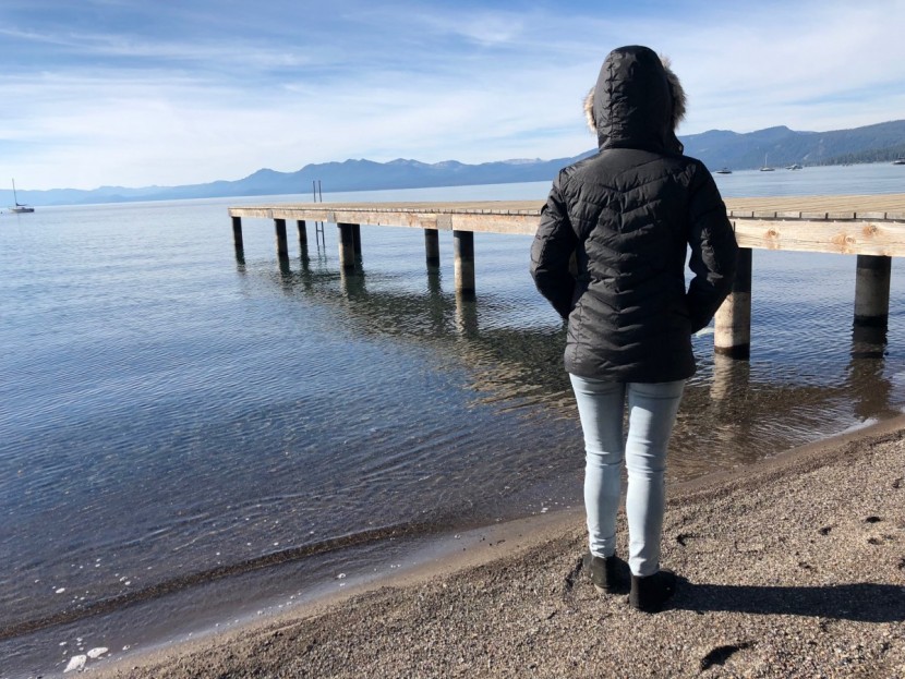 eddie bauer women&#039;s sun valley down jacket - this jacket is form-fitting and looks great from all angles, but...