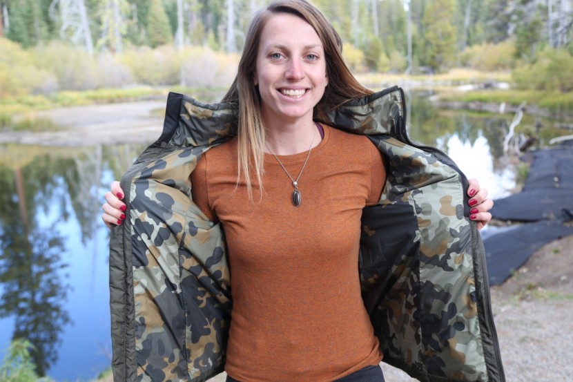 the north face gotham jacket ii for women - the exterior of the jacket has a classic &quot;puffy&quot; jacket appearance...