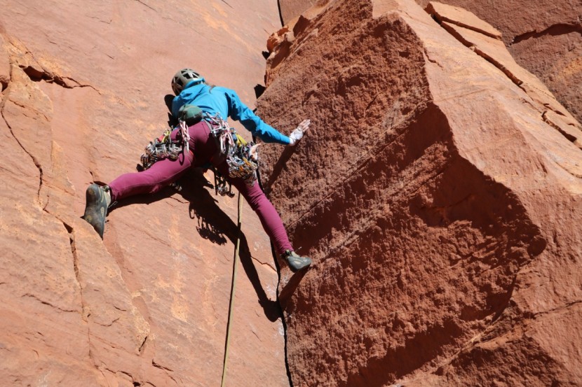 arc&#039;teryx psiphon fl hoody for women - strategic construction and stretchy material make for a wonderfully...