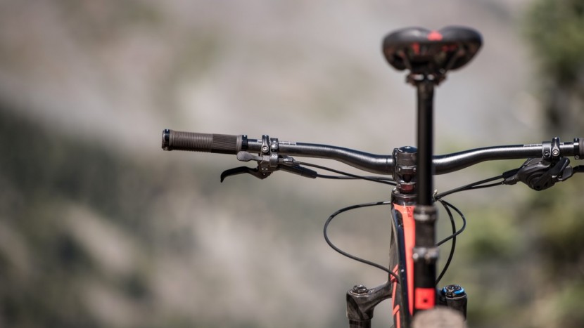 intense spider foundation - the cockpit is pretty good, the dropper and 1x style remote are...