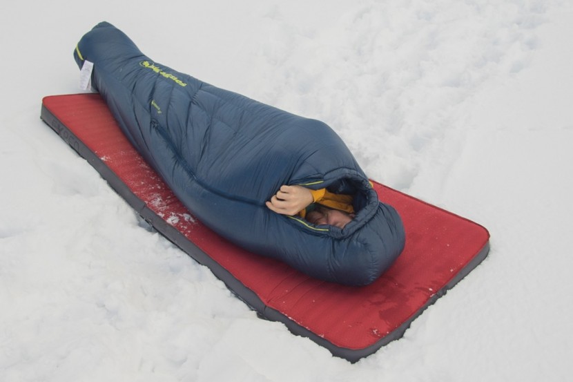 big agnes crosho ul -20 - our 6' tall 200lb tester felt that this bag felt too tight. it's...