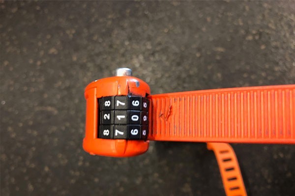 OTTOLOCK(オットロック) Cinch Steel &amp; Kevlar Combination Lightweight Lock - Orange [Size: 152cm(60 Inch)] [並行輸入品] Amazon.co.jp: OTTOLOCK(オットロック) Cinch Steel & Kevlar