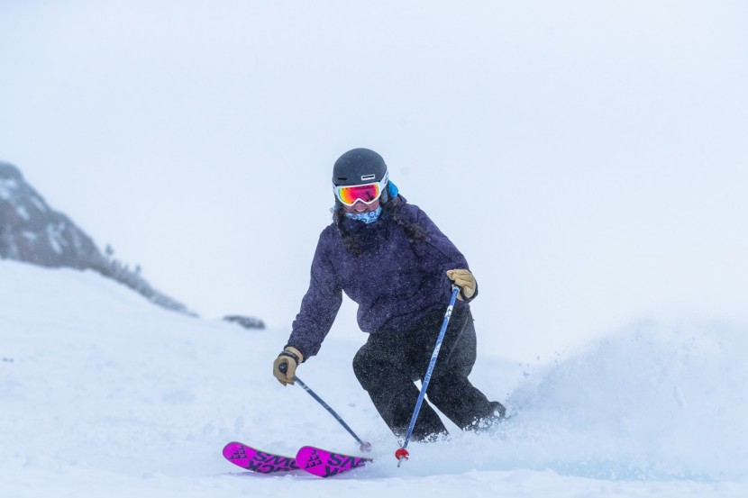 black crows camox birdie - jess workman shows how the pivoty nature of the camox birdie...