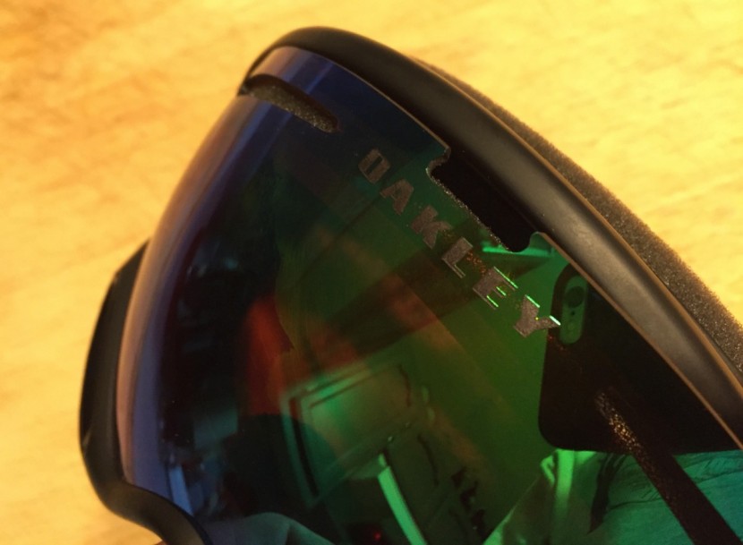 oakley a-frame 2.0 - the a-frame 2.0's notched lens edge. it has larger and fewer notches...