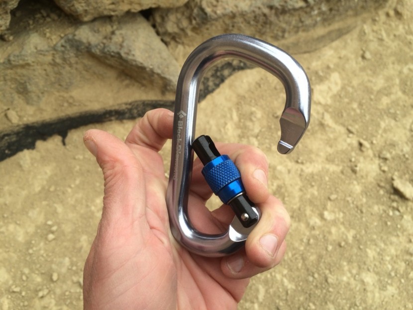 black diamond rocklock screwgate - in order to open or close the gate, you must screw or unscrew the...