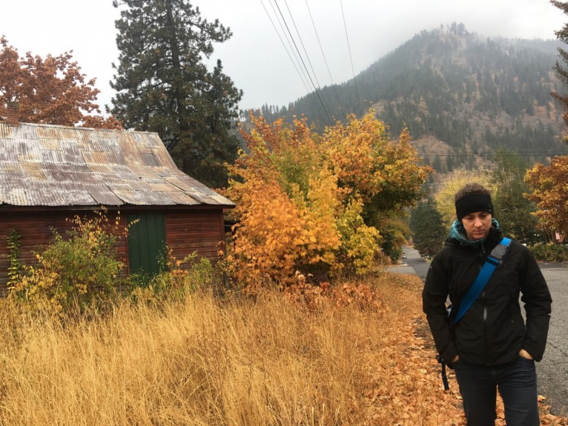 patagonia black hole mini messenger 12l - the previous version of the black hole messenger was 24 liters and...