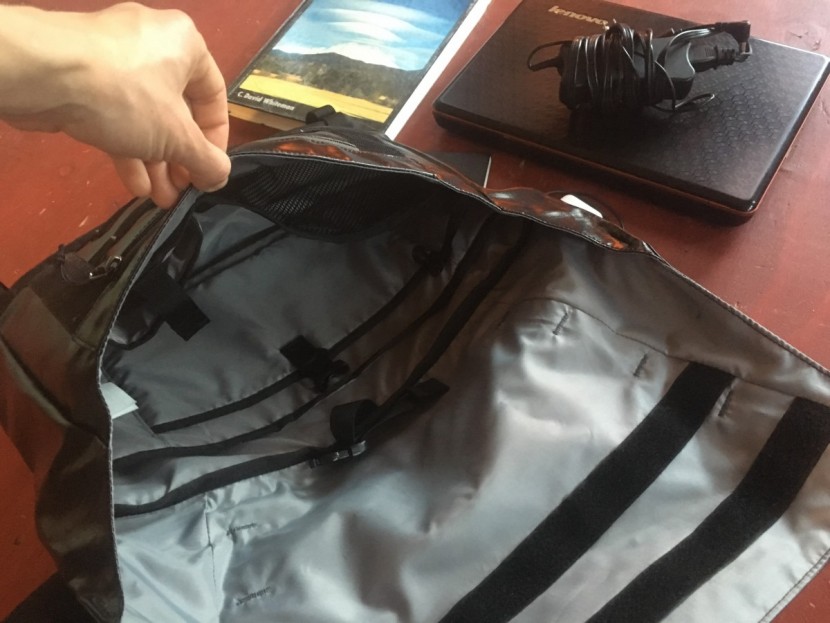 Patagonia Black Hole Mini Messenger 12L Review | Tested