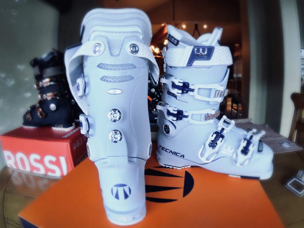 Tecnica Mach1 LV Pro Alpine Ski Boots Woman White