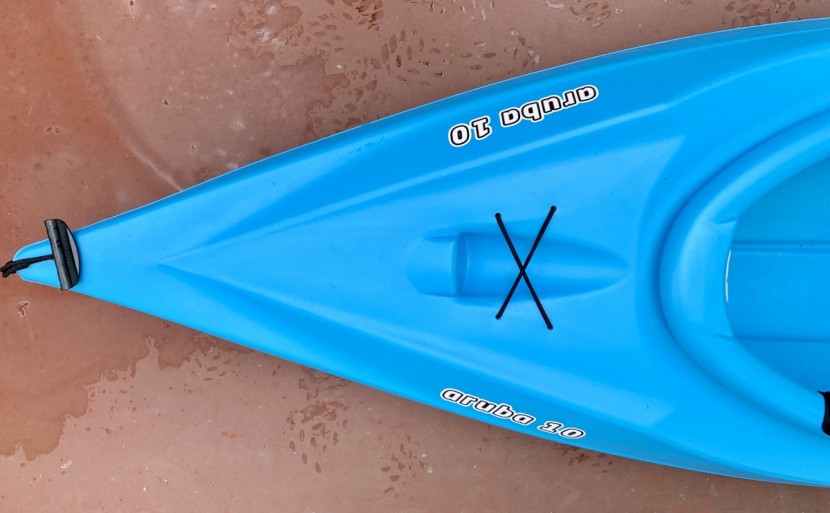 sun dolphin aruba 10 - you&#039;ll find a water bottle holder and a carrying handle on the bow...