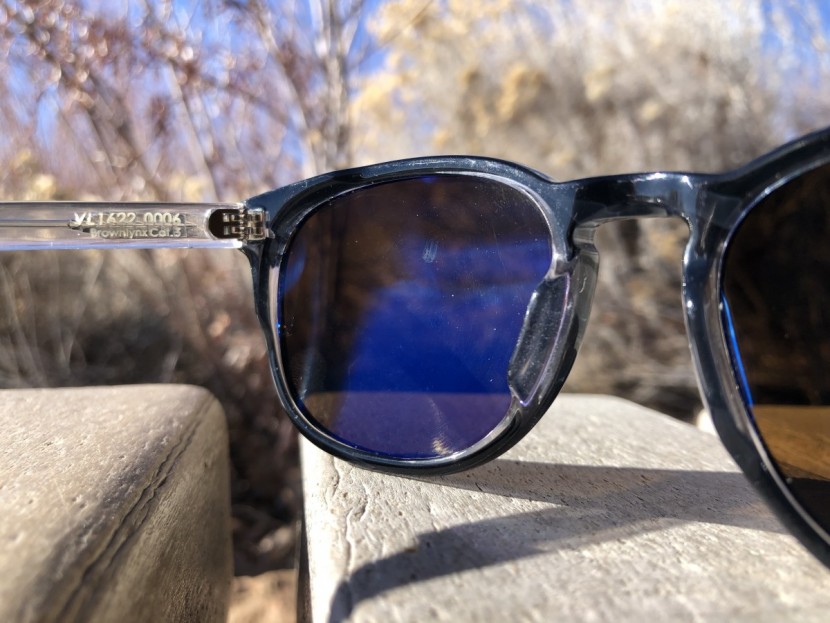 vuarnet district medium round - acetate over metal adds strength to these thin bows.