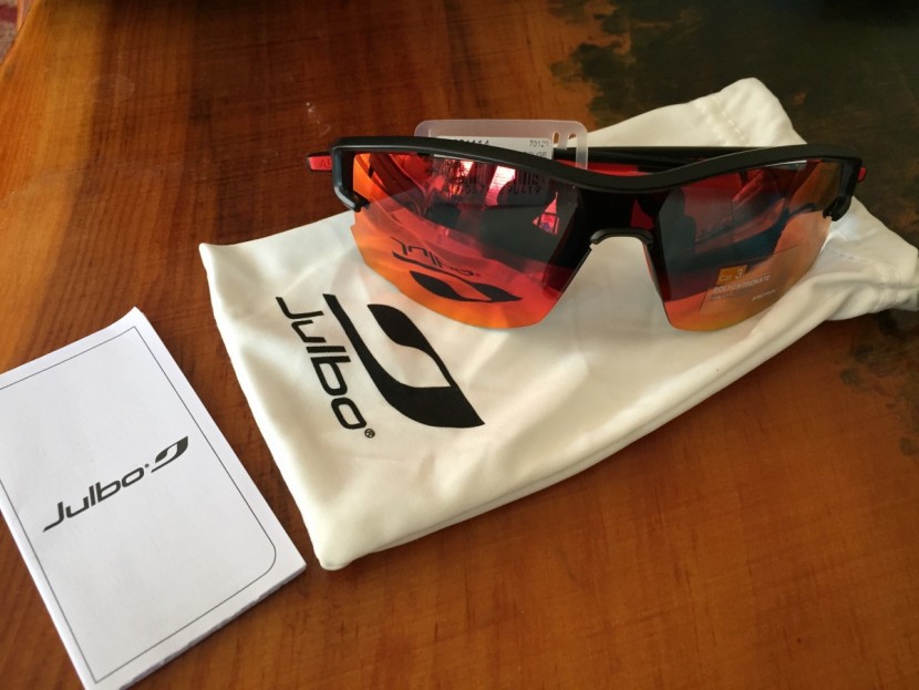 julbo aero - no case for the aero, just a microfiber storage/cleaning bag.