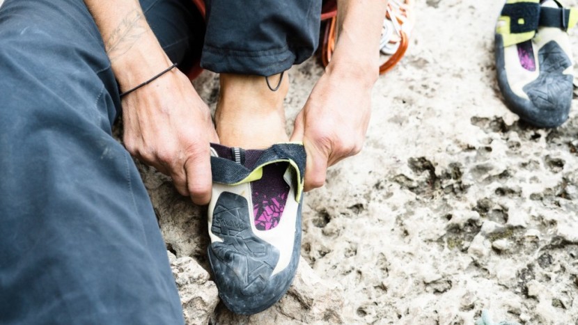 la sportiva skwama for women - the stretchy tongue of the skwama makes them adjustable and form...