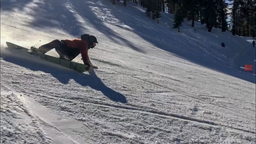 nitro quiver fury - heelside grabbing crail on the playful fury.