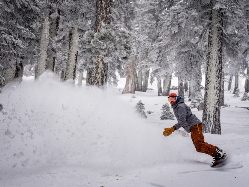 snowboard men - the yes standard uninc has a directional volume twin shape, adding...