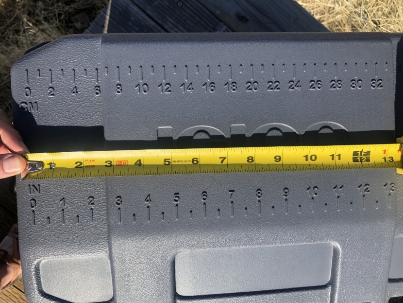 igloo bmx 25 - measure your catch right as you reel it in with the handle molded-in...