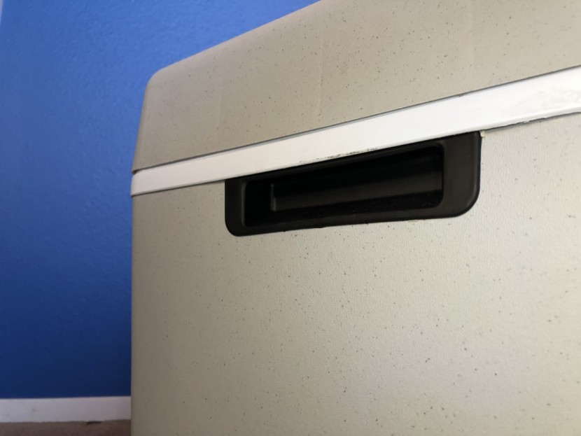 koolatron portable 45 - indented handles make the koolatron quite easy and relatively...