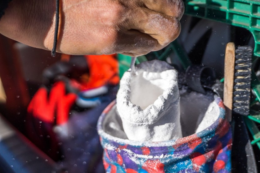 metolius super chalk sock - this sock has a larger opening than the bd ball making it easier to...