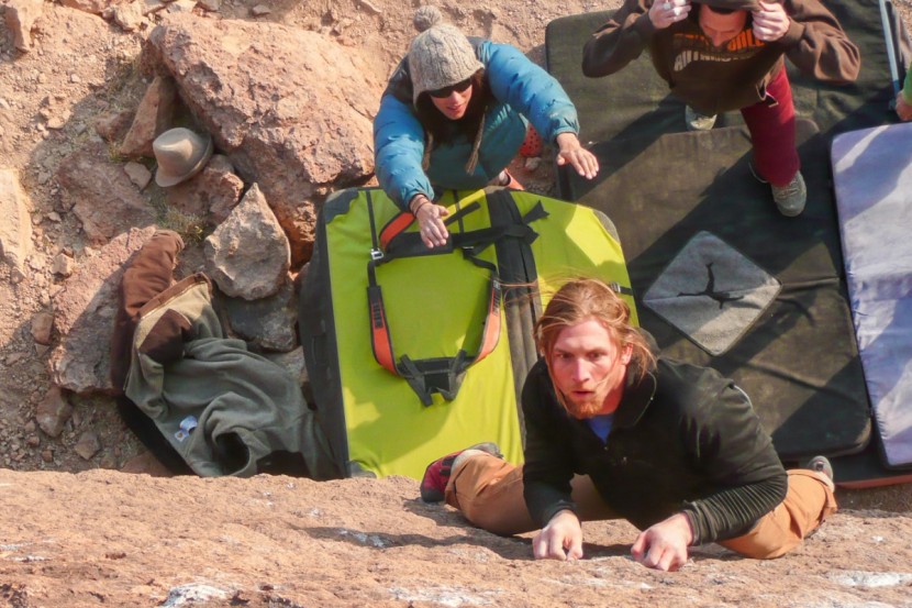 black diamond white gold - in this photo, what brand of chalk is in his chalk bag is the last...