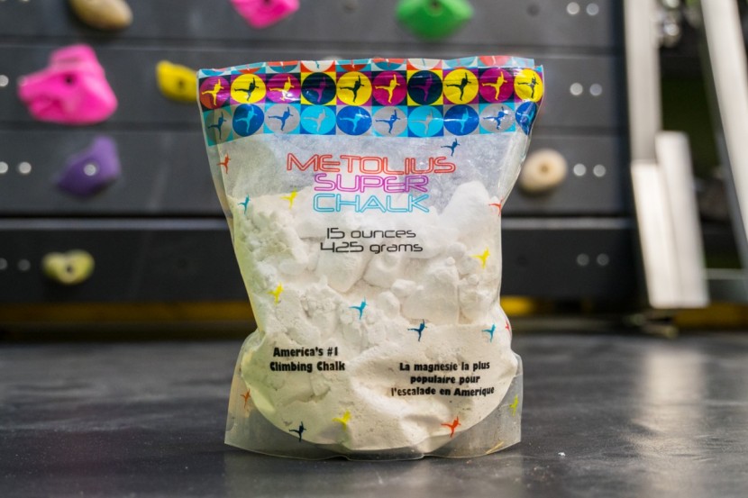 metolius super chalk - the large resealable bag is more convenient for storage than the...