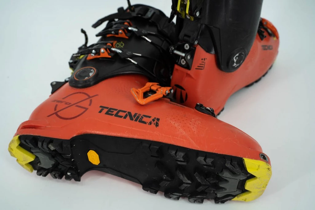 tecnica zero g tour pro - the large external rear cuff lock lever works reliably. it is a bit...