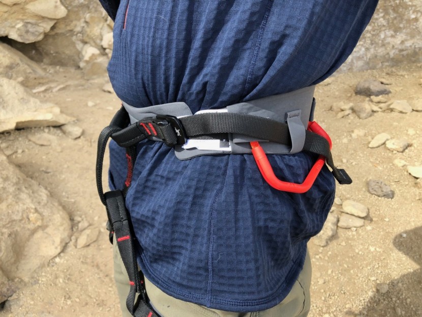 arc&#039;teryx ar-395a - you can see how the long black webbing that comes from the front...