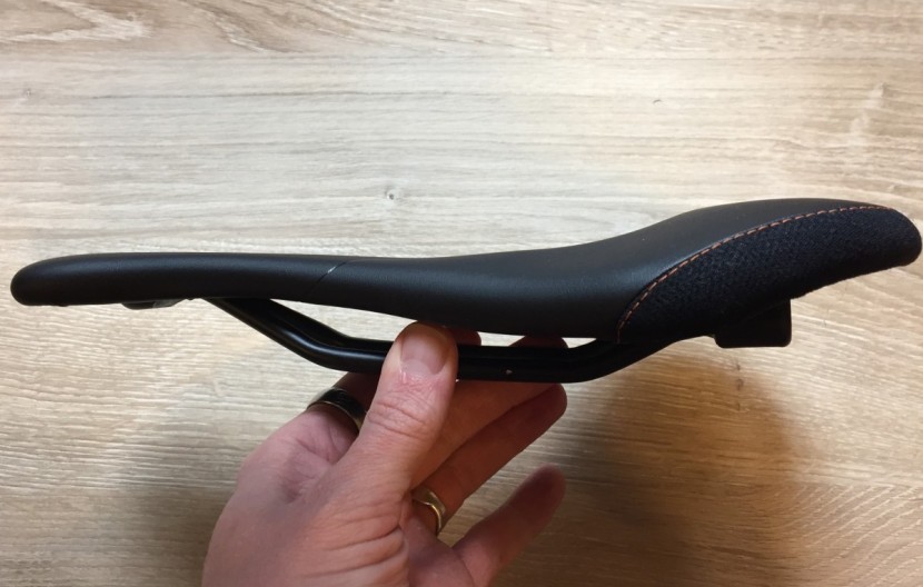 sqlab 611 ergowave active s-tube - you can see the lower stack of the saddle here, it&#039;s much thinner...